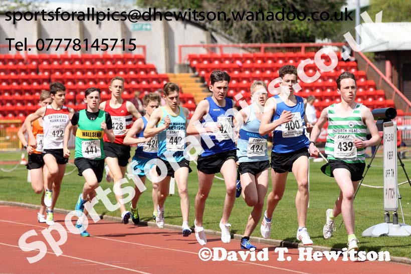 Mens under-17s 3000 metres, North Eastern Champs, Gateshead Stadium. Photo: David T. Hewitson/Sports for All Pics
